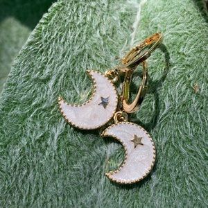 Moon earrings